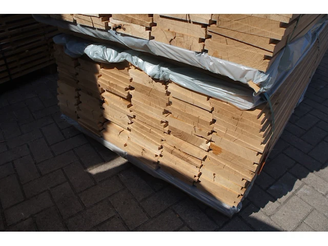 53,86 m² eiken gevelbekleding - afbeelding 3 van  4