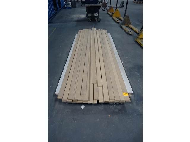 53x houten plint - afbeelding 2 van  3