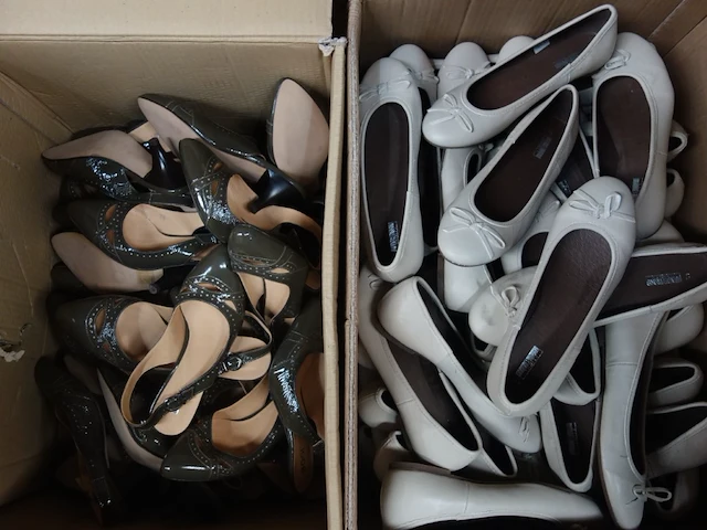 54x diverse schoenen - afbeelding 1 van  2