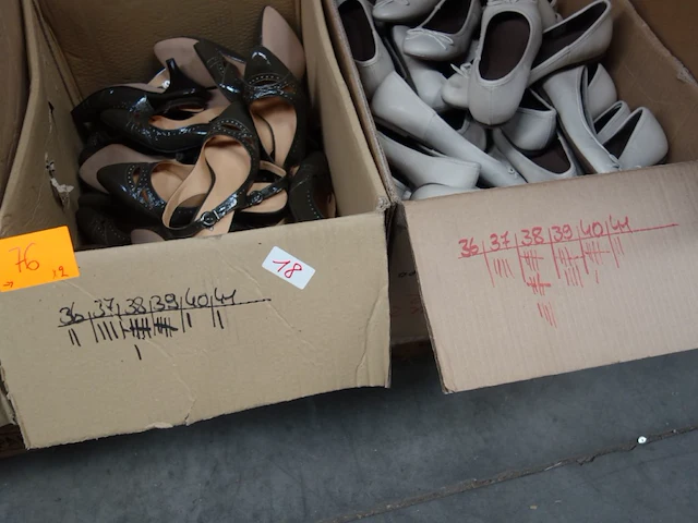54x diverse schoenen - afbeelding 2 van  2