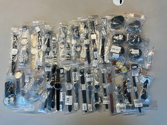 55 diverse horloges rodania - afbeelding 1 van  9