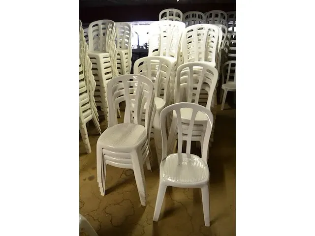 55 wit pvc stoelen (1140) - afbeelding 3 van  5