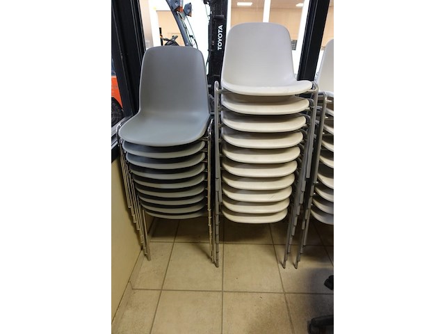 55x diverse stoelen - afbeelding 6 van  7