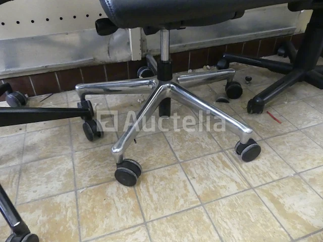 56 bureaustoelen - afbeelding 5 van  20