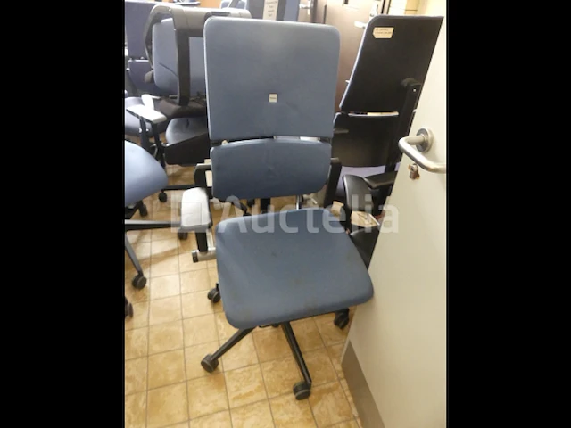 56 bureaustoelen - afbeelding 1 van  20