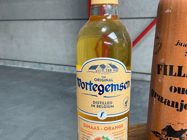 56 flessen diverse jenever - afbeelding 4 van  11