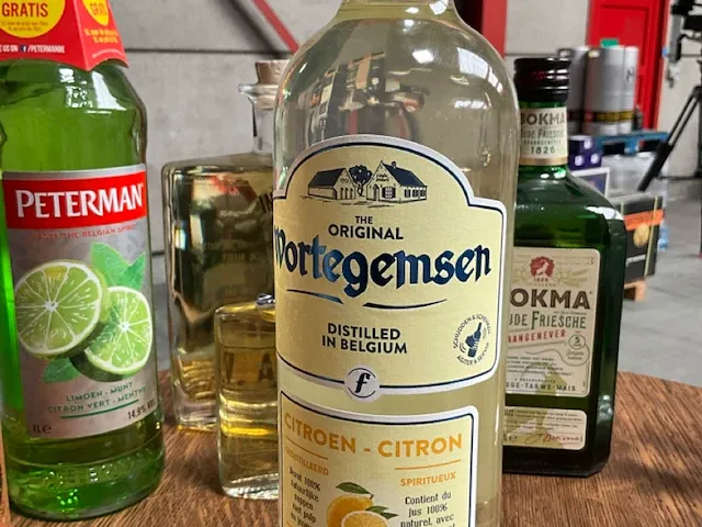 56 flessen diverse jenever - afbeelding 11 van  11