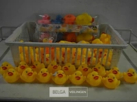 ±56 mini bad eendjes, 2x4 bad eendjes - afbeelding 1 van  2
