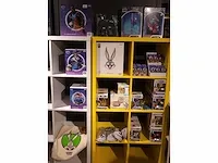 57 stuks diversen merk: space jam, looney tunes, warner bros,etc - afbeelding 1 van  3