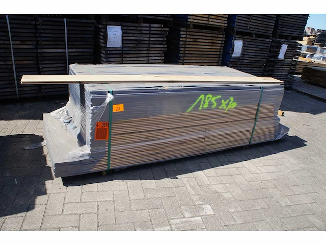 57,46 m² eiken planchetten 20mm - afbeelding 1 van  5