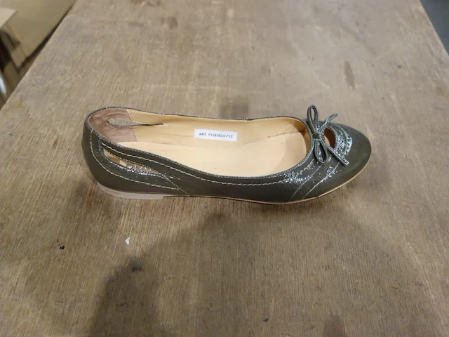 57x diverse schoenen - afbeelding 5 van  9