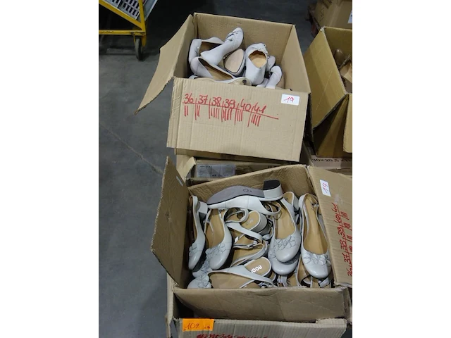 57x diverse schoenen - afbeelding 3 van  3