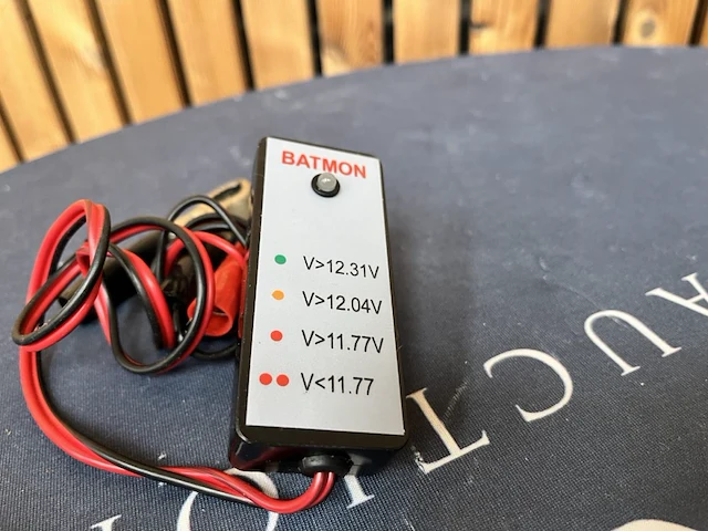 5st voltage accu-tester - afbeelding 1 van  4