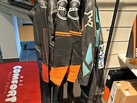 5x 2de-hands wetsuit - afbeelding 1 van  11