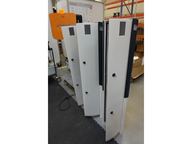 5x diverse laadpalen - afbeelding 2 van  7