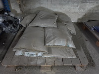 5x diverse paletten zand/mortels - afbeelding 1 van  5