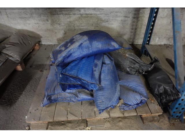 5x diverse paletten zand/mortels - afbeelding 2 van  5