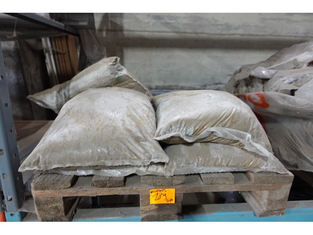 5x diverse paletten zand/mortels - afbeelding 3 van  5