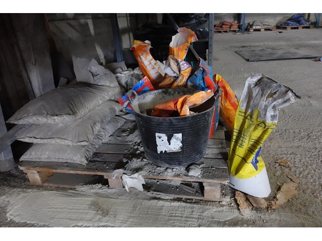 5x diverse paletten zand/mortels - afbeelding 5 van  5