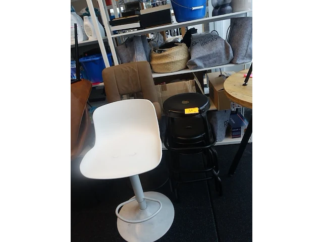 5x diverse stoelen - afbeelding 1 van  8