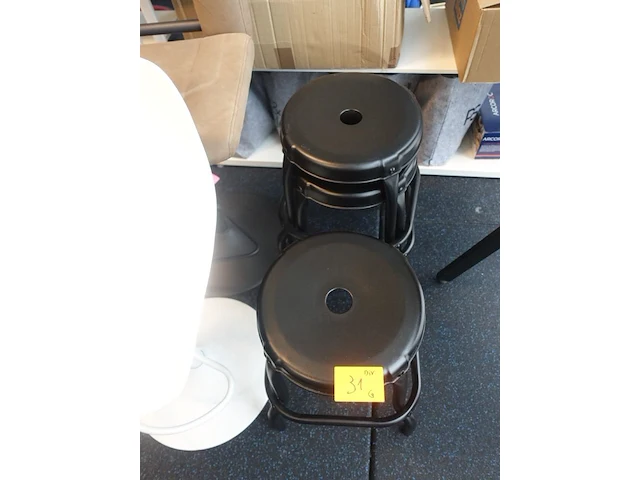 5x diverse stoelen - afbeelding 6 van  8