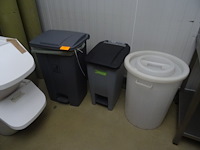 5x diverse vuilnisbak - afbeelding 2 van  3