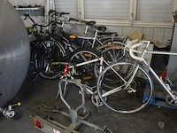 5x fiets + fietsdrager - afbeelding 1 van  4