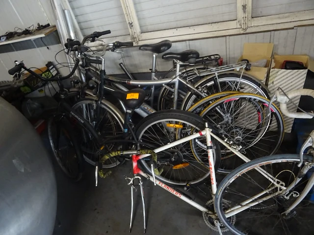 5x fiets + fietsdrager - afbeelding 4 van  4