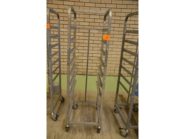 5x metalen rek op wielen - afbeelding 1 van  6
