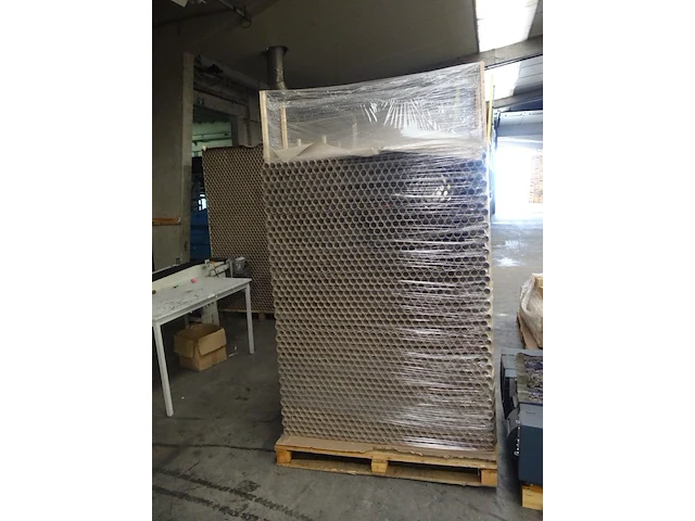 5x pallet diverse karton buizen - afbeelding 4 van  13