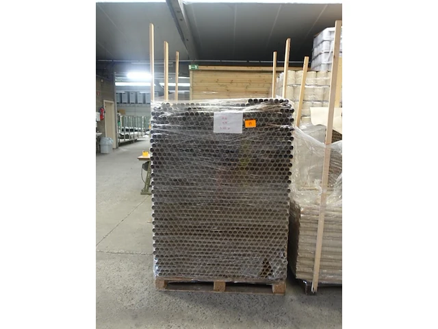 5x pallet diverse karton buizen - afbeelding 1 van  13