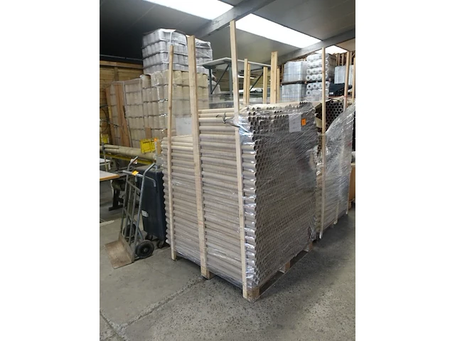 5x pallet diverse karton buizen - afbeelding 6 van  13