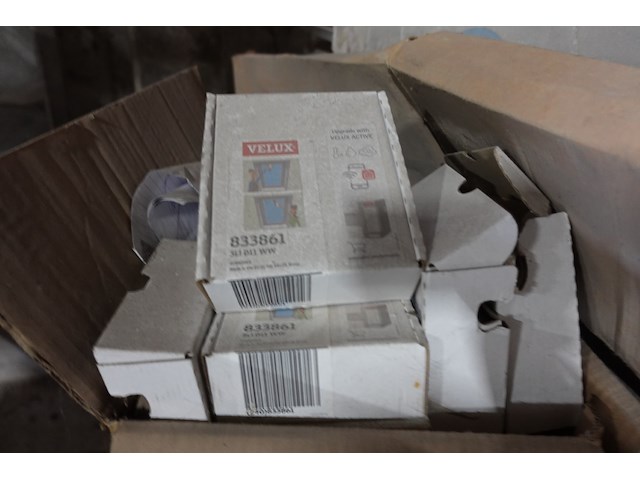 5x pallet diverse onderdelen velux - afbeelding 5 van  16