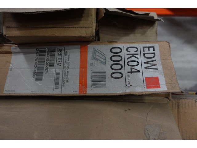 5x pallet diverse onderdelen velux - afbeelding 8 van  16