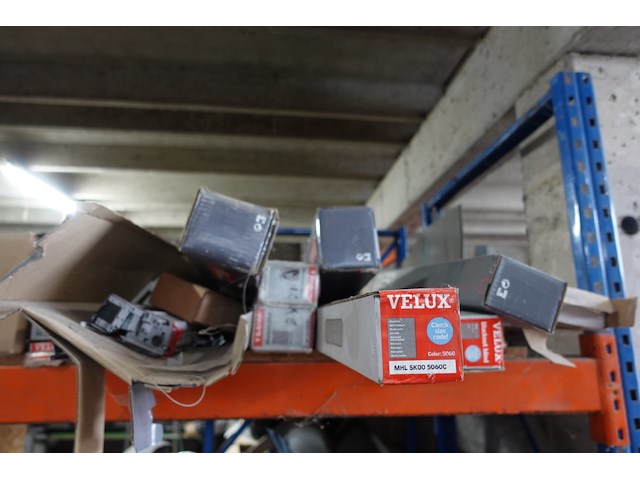 5x pallet diverse onderdelen velux - afbeelding 13 van  16