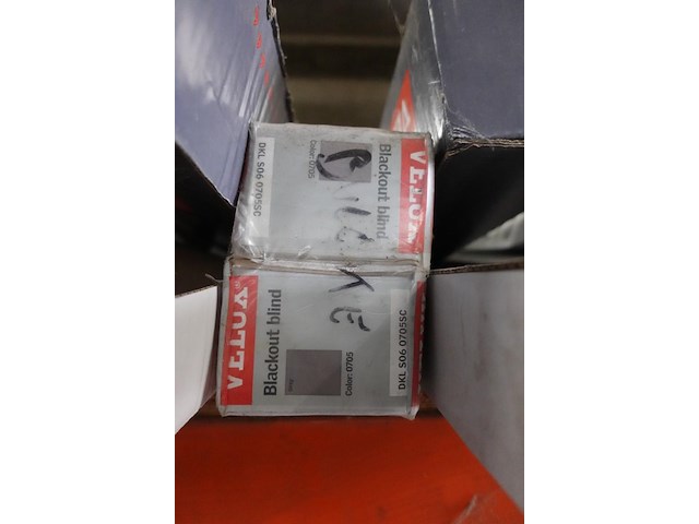 5x pallet diverse onderdelen velux - afbeelding 16 van  16