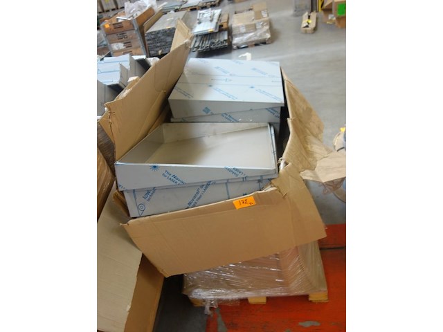 5x pallet metalen bodemschappen - afbeelding 12 van  15