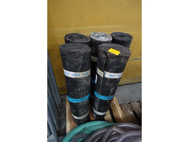 5x rol asfalt - afbeelding 1 van  2