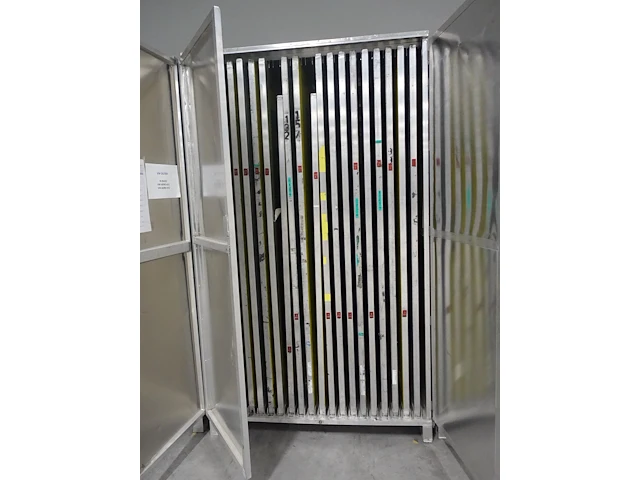 5x screen cabinet - afbeelding 11 van  13