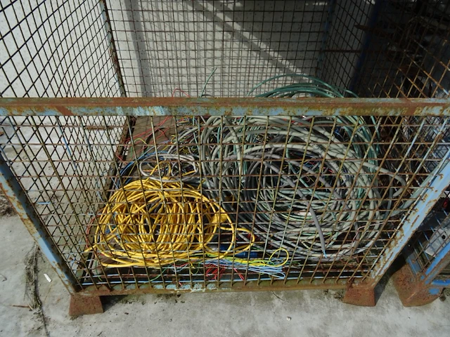 5x stapelbare metalen draadmand + inhoud - afbeelding 4 van  8