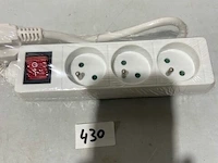 5x stekkerblok van 3 met schakelaar - afbeelding 2 van  3