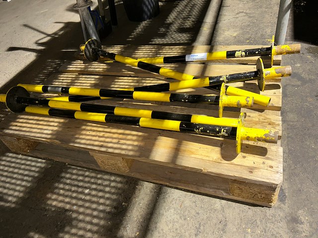 6 afzetpalen - afbeelding 1 van  3