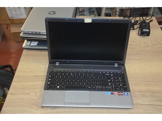 6 defecte laptops allen zonder lader (b398) - afbeelding 15 van  18