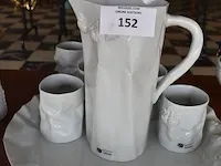 6-delig wit porselein waterservies bestaande uit karaf met 6 tassen en onderzetbord - afbeelding 5 van  7