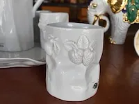 6-delig wit porselein waterservies bestaande uit karaf met 6 tassen en onderzetbord - afbeelding 6 van  7