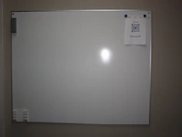 6-delige vergadertafel, 5 stoffen vergaderstoelen, 6 stoffen vergaderstoelen, planningbord, 2 wandversieringen (103,104,105,106,107) - afbeelding 8 van  10