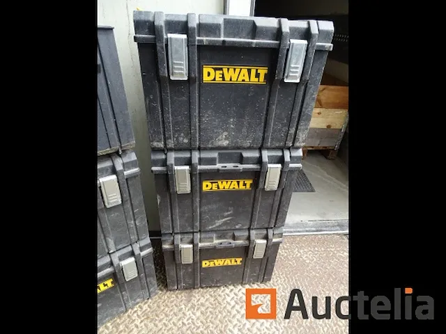 6 dewalt stapelbare gereedschapskisten (clip-on ertussen) - afbeelding 1 van  5