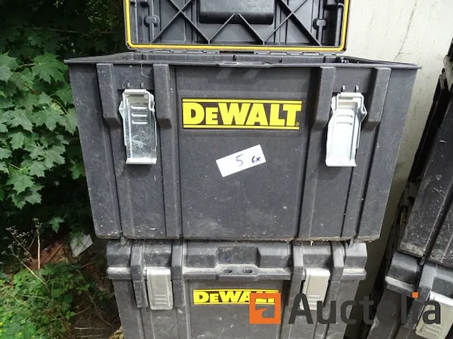6 dewalt stapelbare gereedschapskisten (clip-on ertussen) - afbeelding 3 van  5