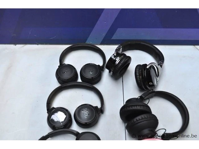 6 div headphones wo jbl, zonder kabel, werking niet gekend - afbeelding 2 van  3