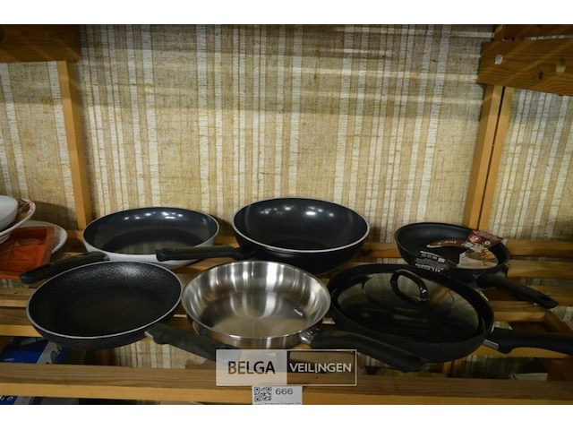 6 div pannen - afbeelding 1 van  4